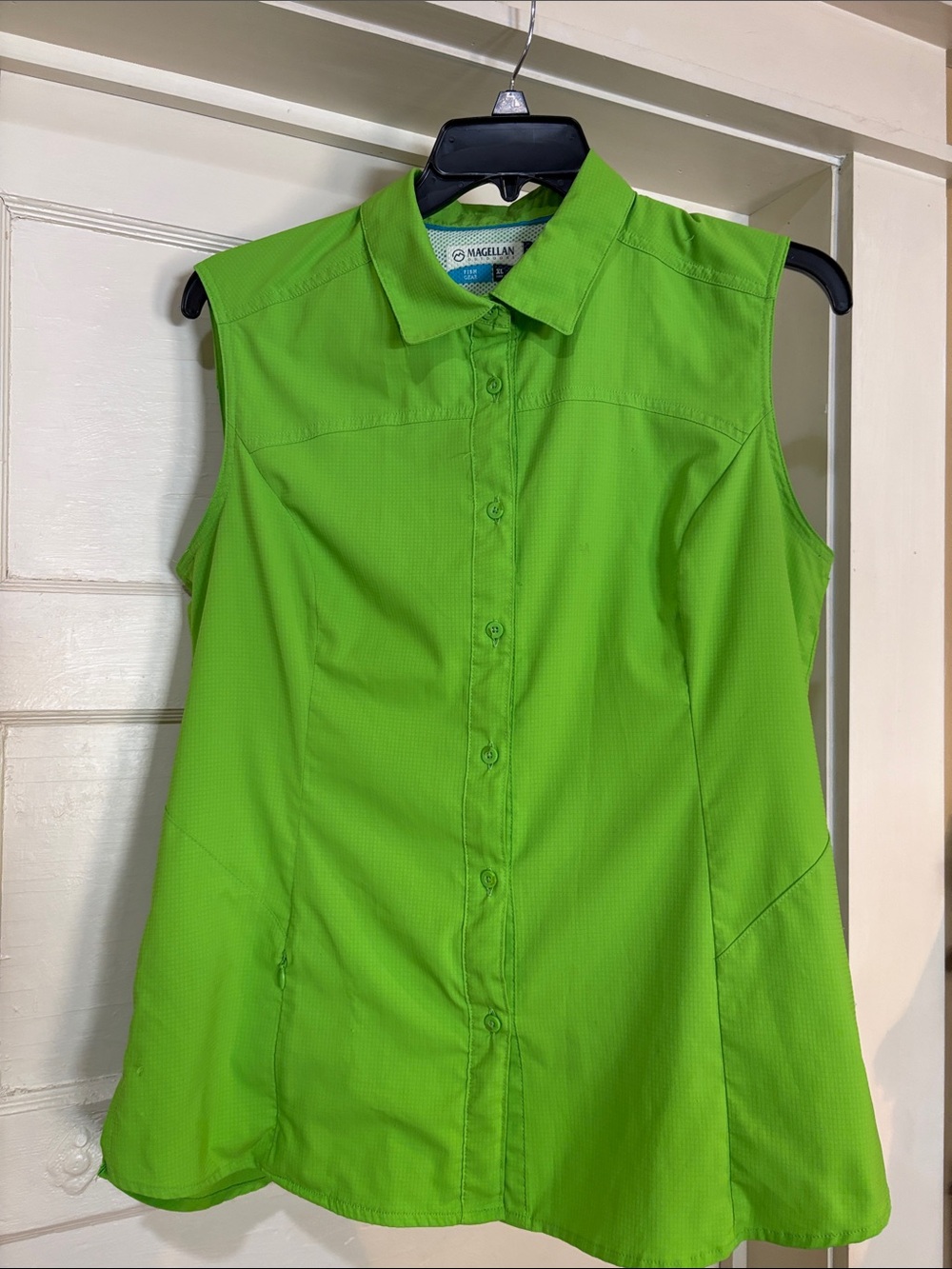 Magellan Outdoors Bright Lime Green Sleeveless Button-Down Shirt